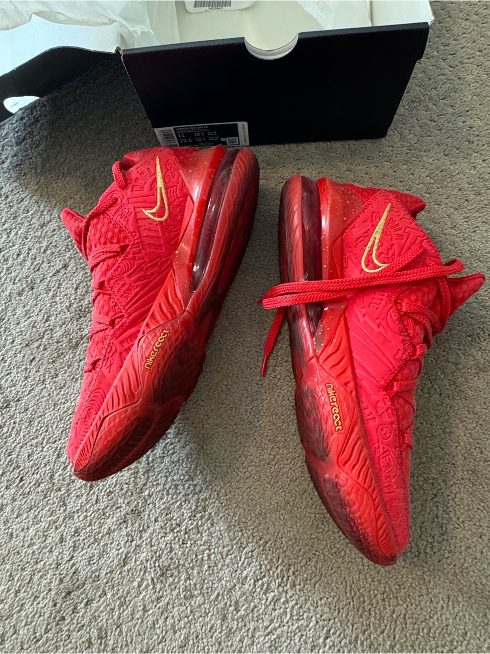 Nike Mens Lebron Basketball Red Sneakers with Gold Globe Logo - Picture 2 of 3